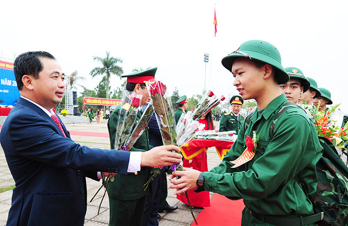 [Video] 2,400 Hai Duong youngsters excited to join the army
